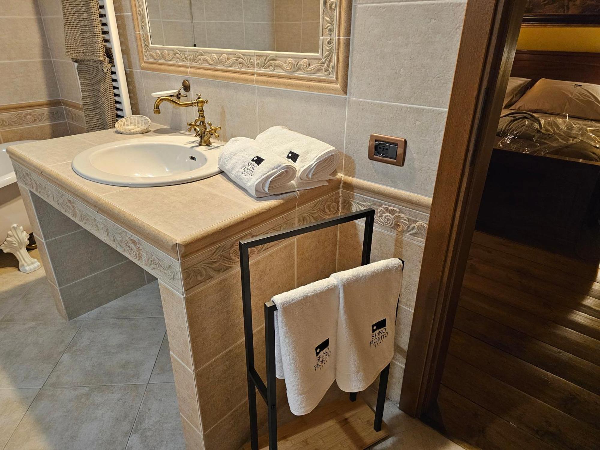 Spino Fiorito Stay Casola in Lunigiana Exterior photo